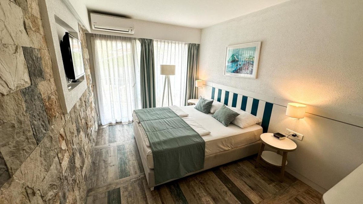 CASTELLASTVA PETROVAC photo 1