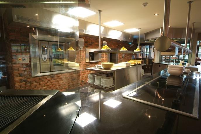 Denham Grove photo 4