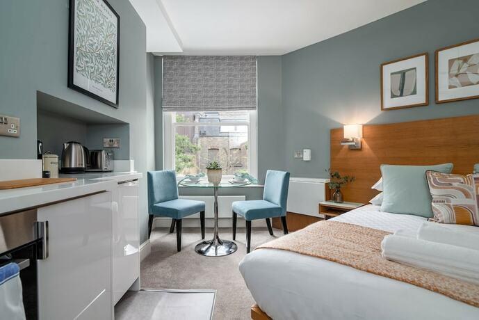 5 Doughty Street photo 4