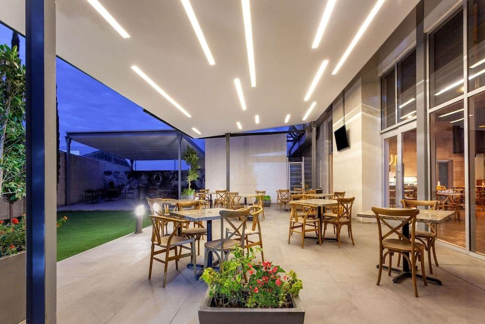 TRYP by Wyndham San Luis Potosi Hotel & Suites photo 4