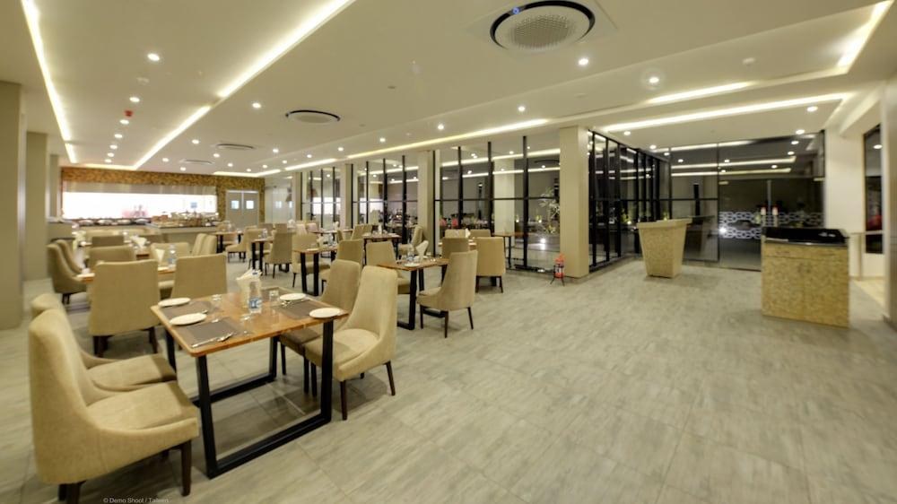 Ramada by Wyndham Bengaluru Yelahanka photo 4