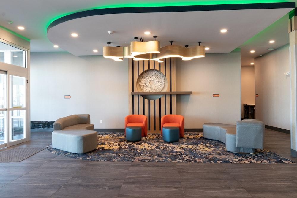 La Quinta Inn & Suites by Wyndham San Antonio Seaworld/LAFB photo 4