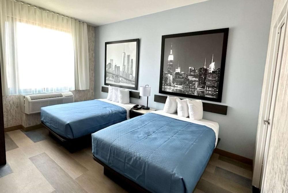 Super 8 By Wyndham Brooklyn Pennsylvania Ave photo 1