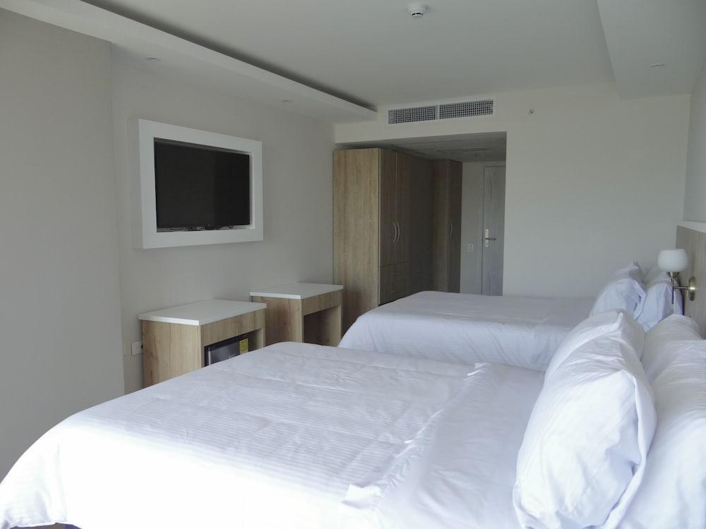 Wyndham Garden Cartagena photo 1