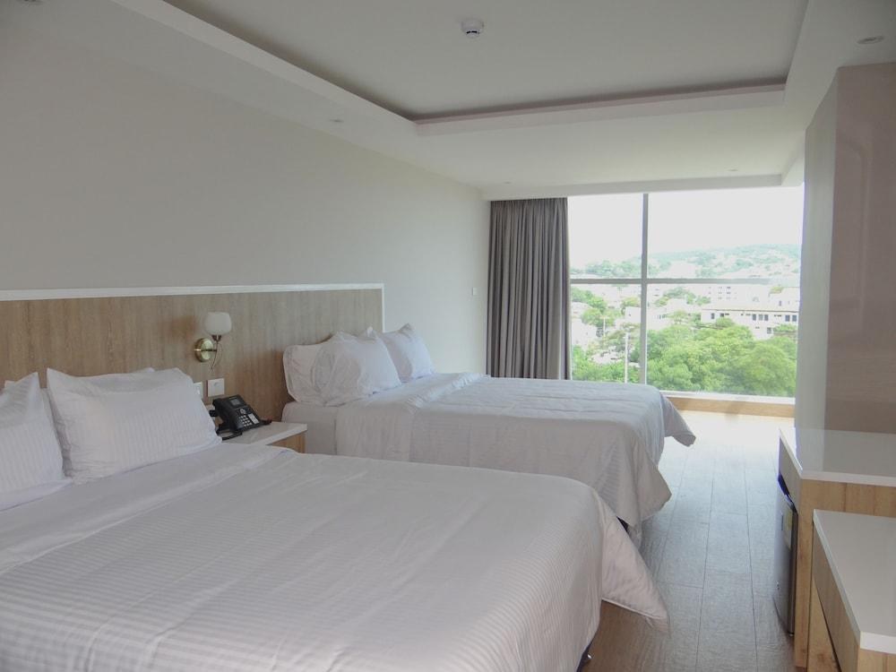 Wyndham Garden Cartagena photo 2