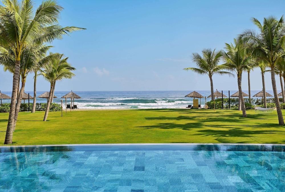Wyndham Hoi An Royal Beachfront Resort & Villas
