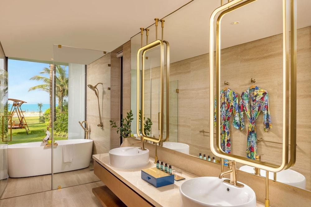 Wyndham Hoi An Royal Beachfront Resort & Villas photo 3