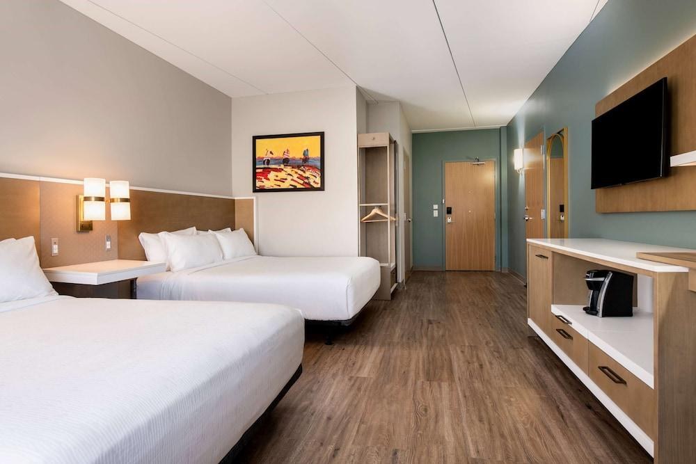 Wyndham Garden Winnipeg Airport photo 2