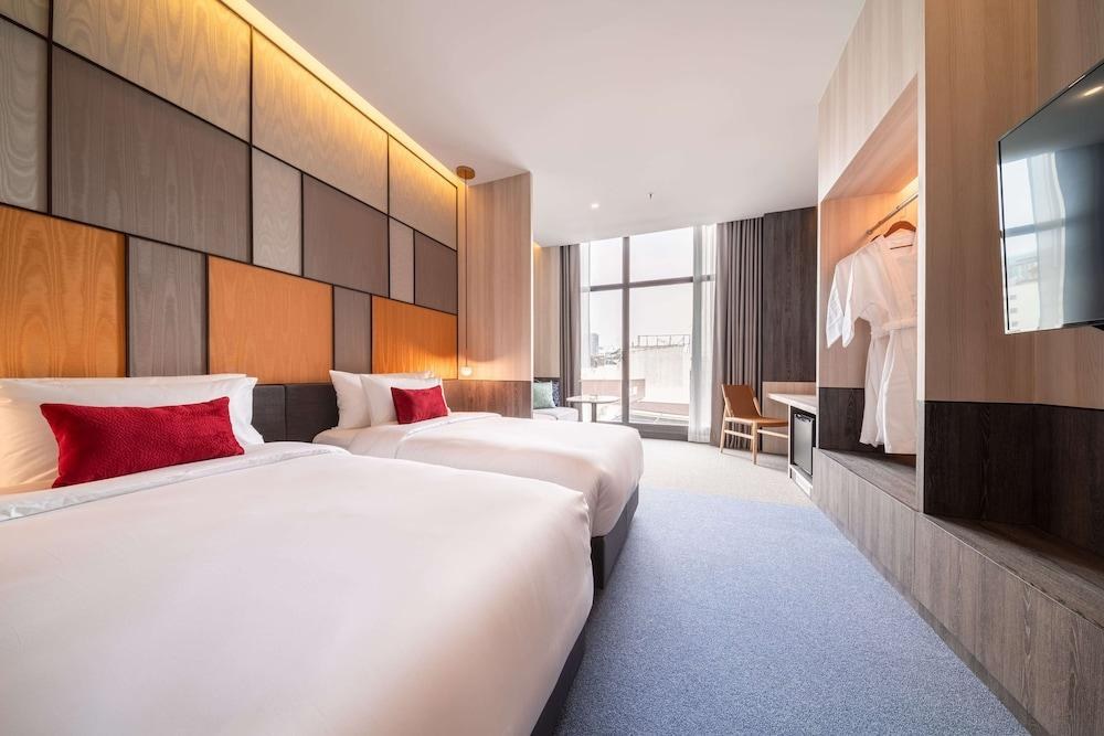 Ramada Plaza by Wyndham Bangkok Sukhumvit 48 photo 1