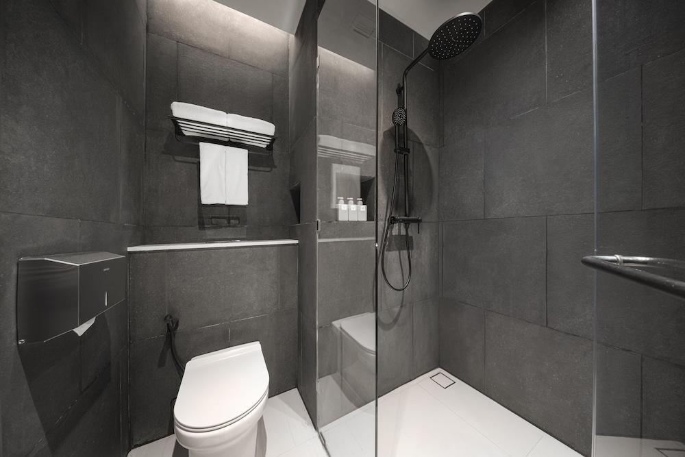 Ramada Plaza by Wyndham Bangkok Sukhumvit 48 photo 3