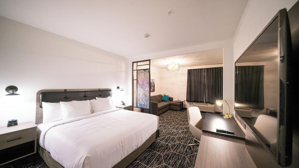 La Quinta Inn & Suites by Wyndham Austin Parmer/Tech Ridge photo 1