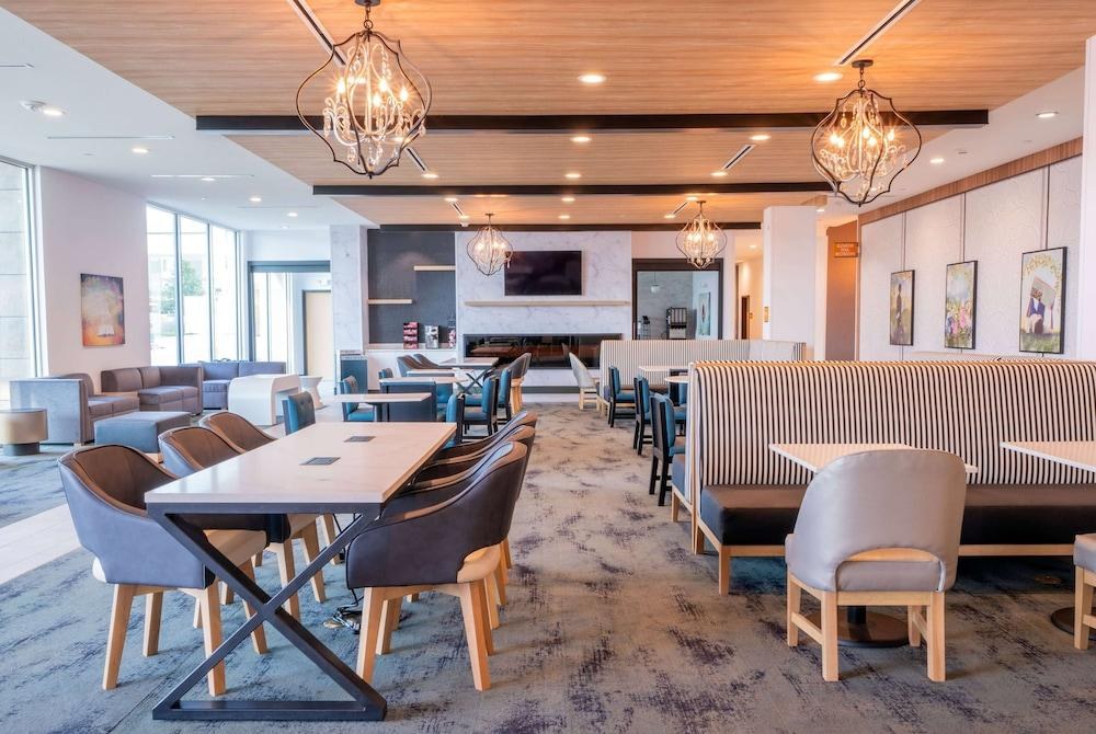 La Quinta Inn & Suites by Wyndham Austin Parmer/Tech Ridge photo 4