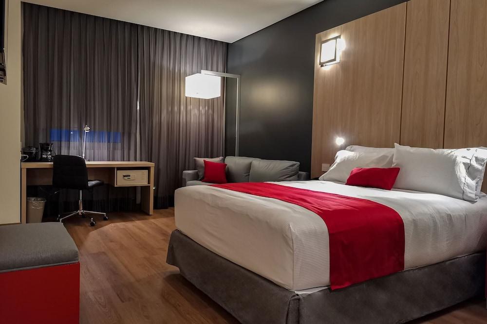 Ramada Encore by Wyndham Guadalajara Aeropuerto photo 2