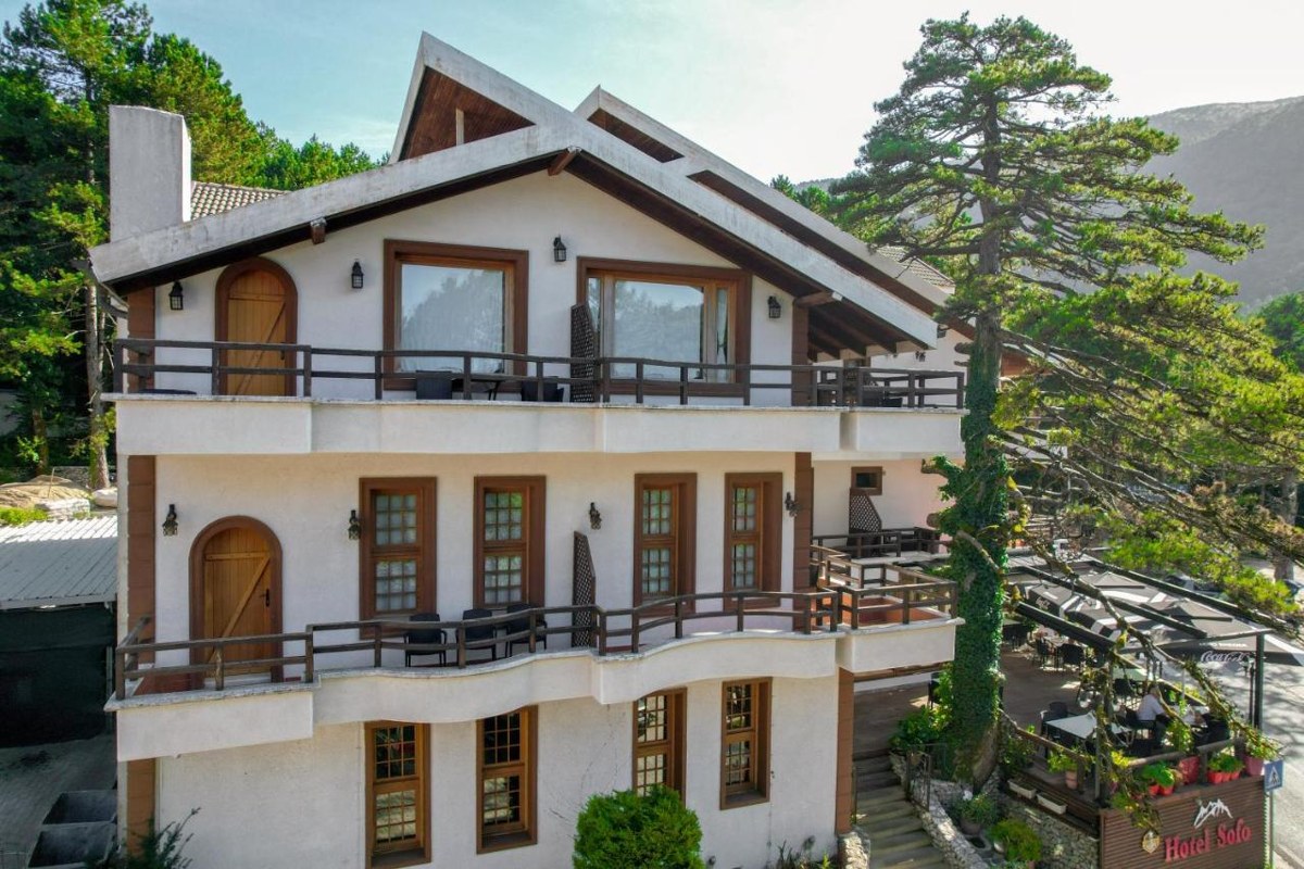 SOFO HOTEL LLOGARA photo 1