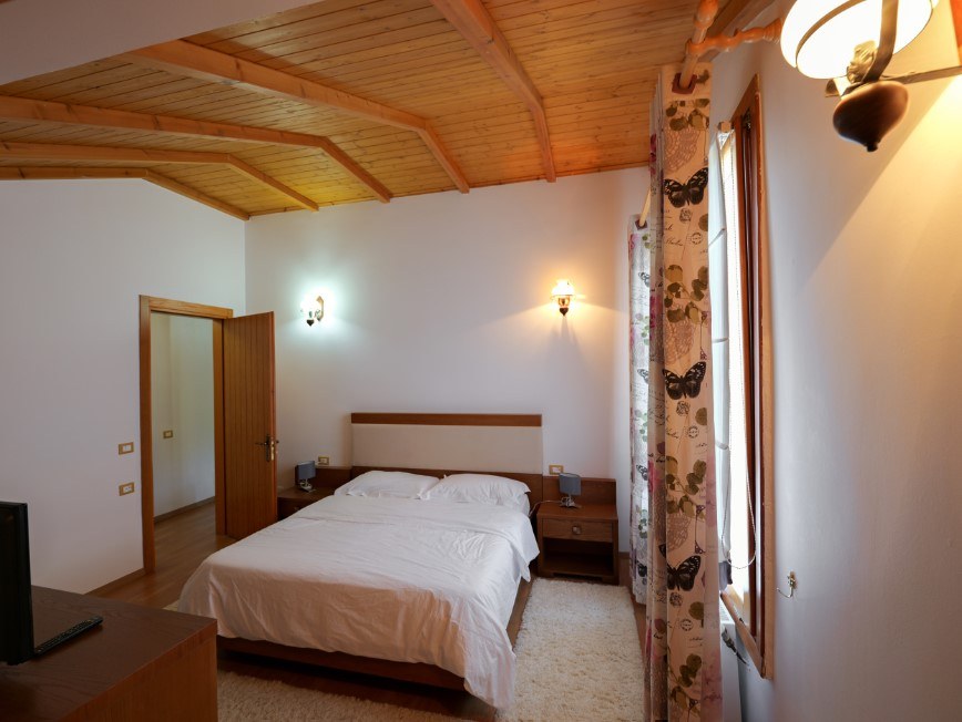 SOFO HOTEL LLOGARA photo 4