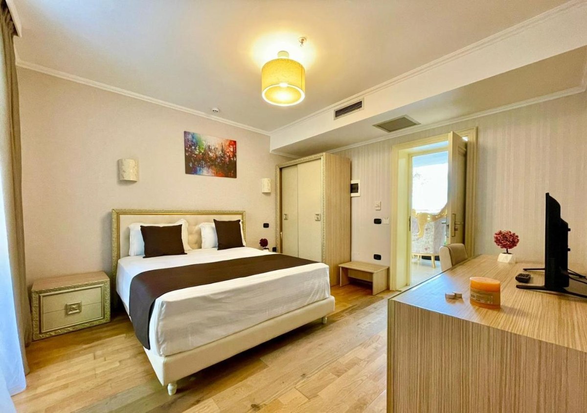AMH HOTEL DURRES photo 2