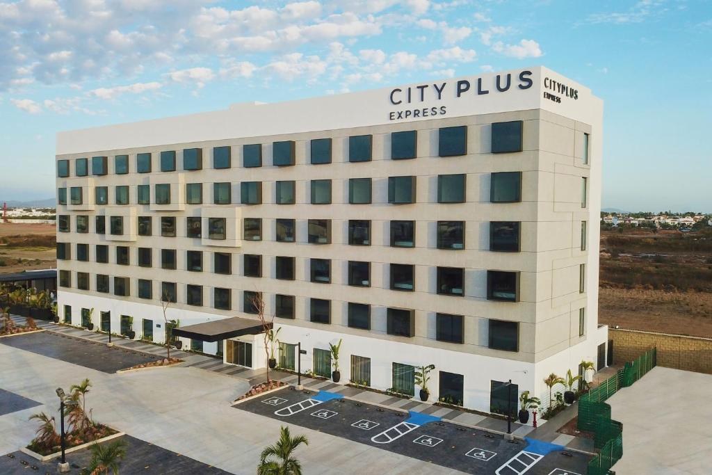 City Express Plus by Marriott Mazatlán
