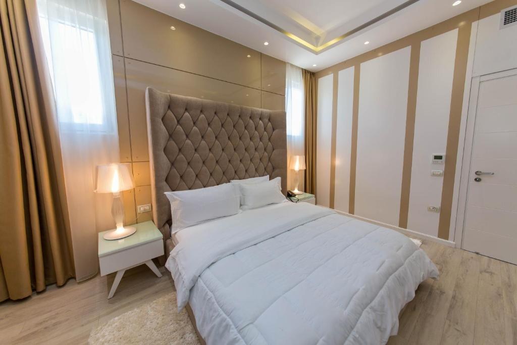 DEMI HOTEL photo 2