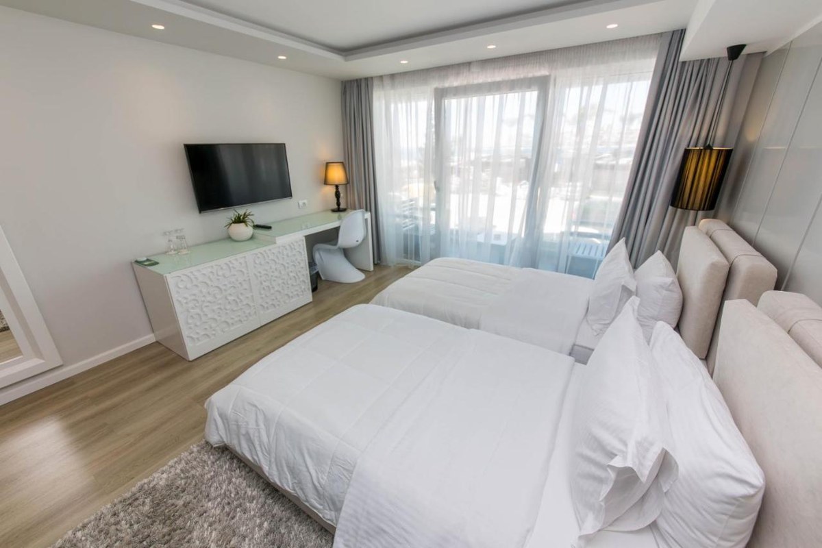 DEMI HOTEL photo 4