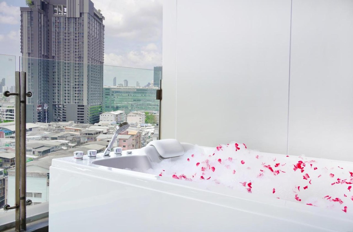 VALIA HOTEL BANGKOK SUKHUMVIT photo 3