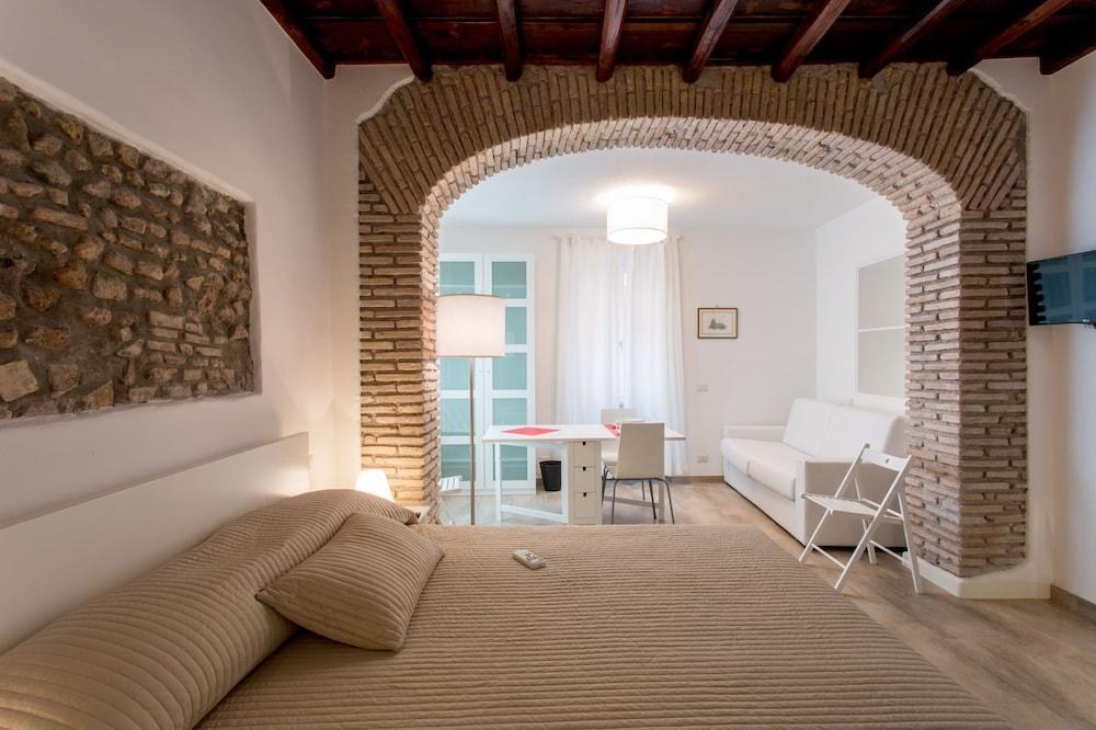 DOMENICHINO LUXURY HOME