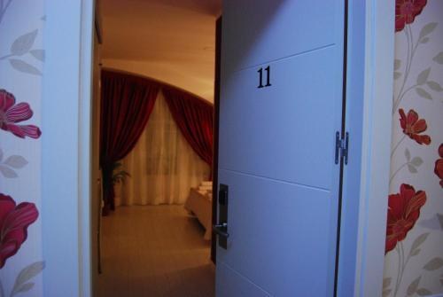 HOSTAL PETITE MAMAN photo 1