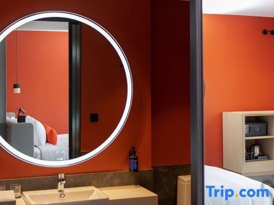 Travelodge Nimman photo 2