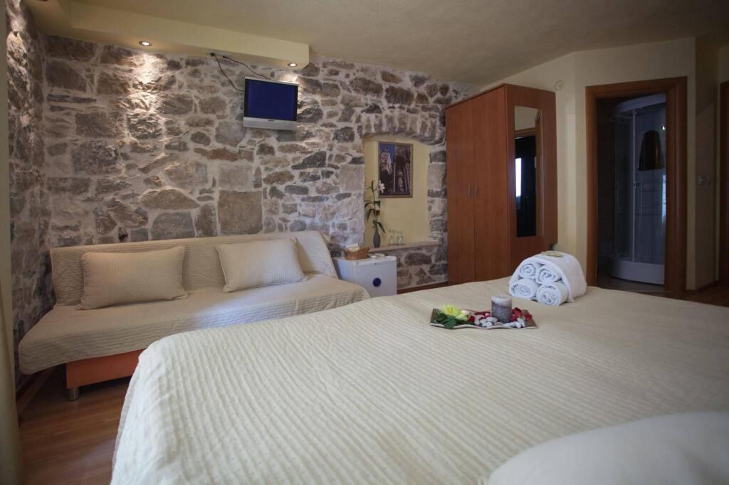 Authentic Luxury Rooms photo 3