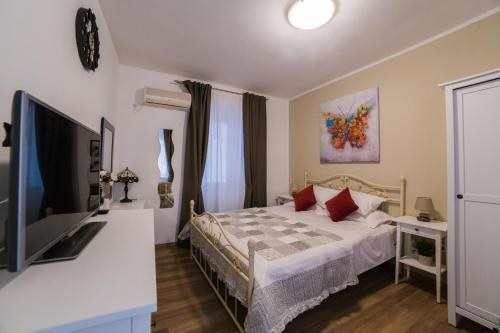 Archie Room photo 2