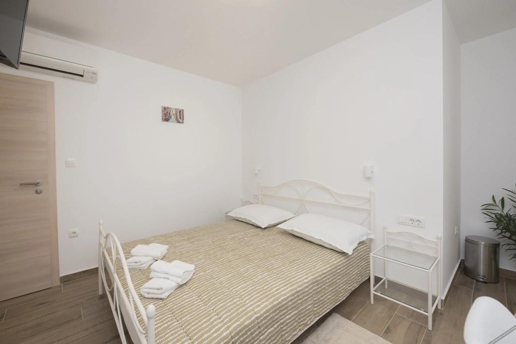 InMotion Luxury Rooms photo 2