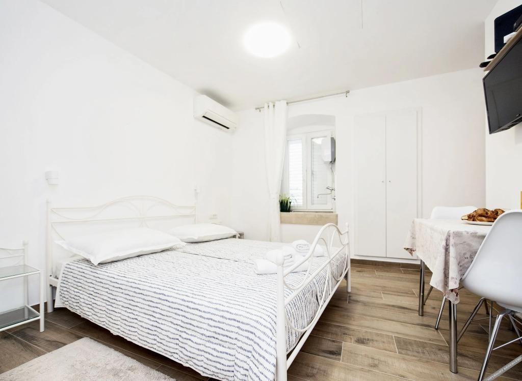 InMotion Luxury Rooms photo 3
