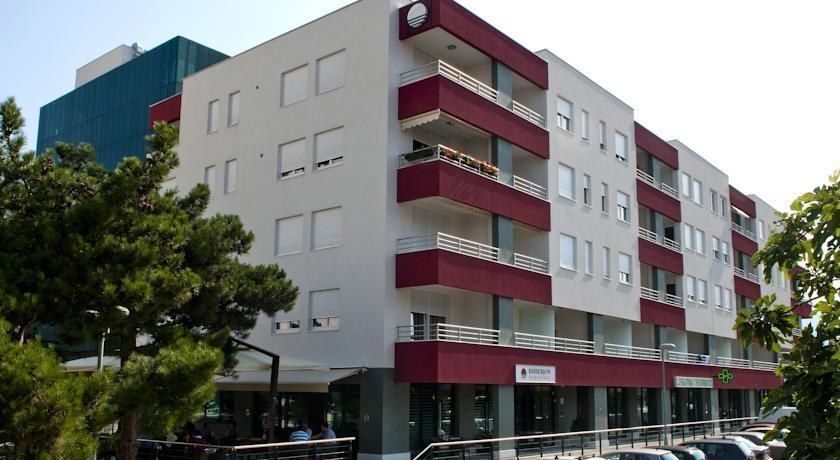 Bb Residence