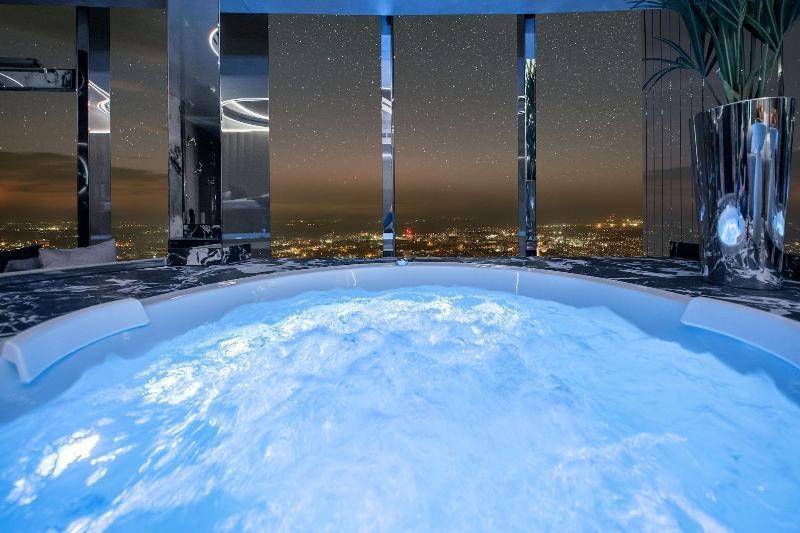 AVESA Apartments in Sky Tower photo 2