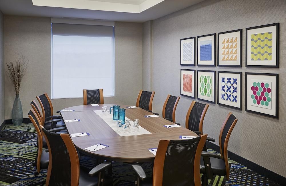 Holiday Inn Express Niagara-On-The-Lake by IHG photo 3