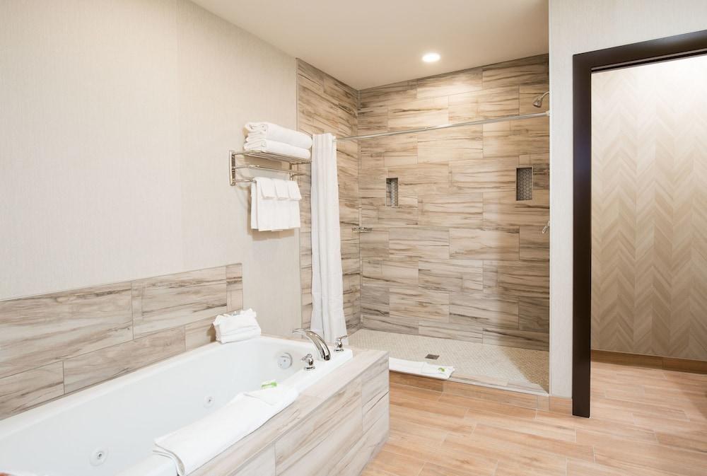 Pomeroy Inn & Suites Prince George photo 3