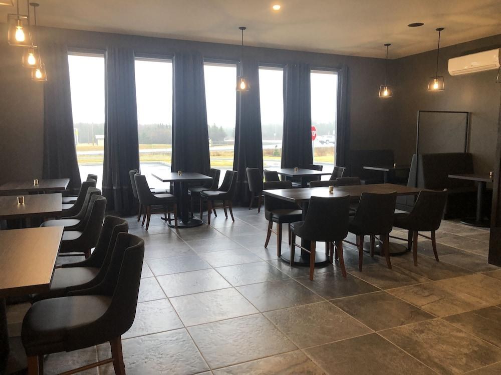 Holiday Inn Express & Suites St John's Airport by IHG photo 2