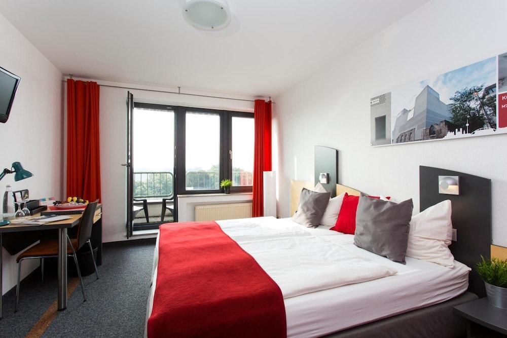 JUGENDHERBERGE KOELN-RIEHL - CITY HOSTEL photo 2