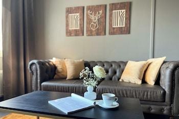 GOLDEN CIRCLE SUITES