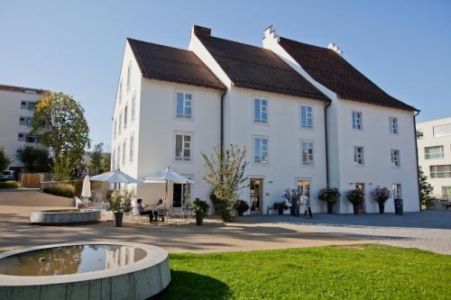 HOTEL IM SCHLOSSPARK photo 2