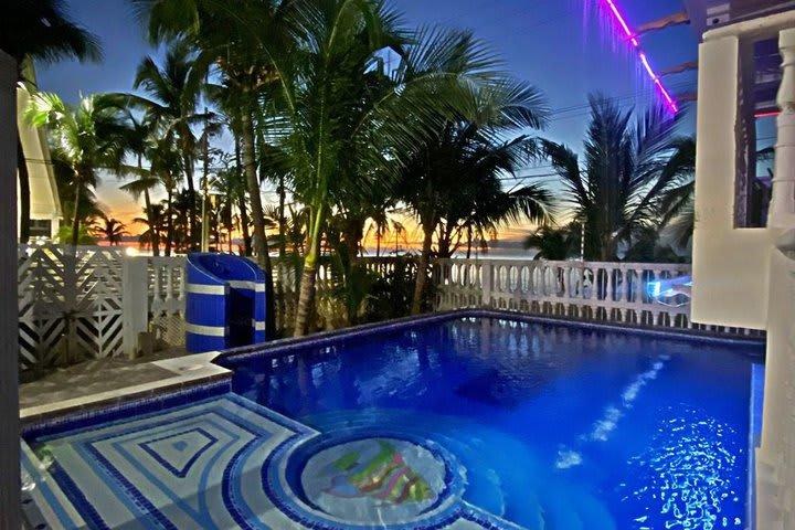 Sunset Paradise photo 2