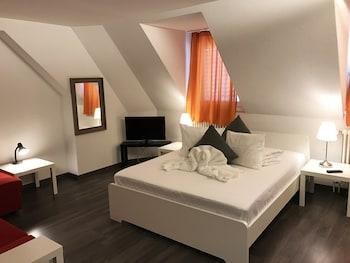 INSIDE FIVE CITY APARTMENTS