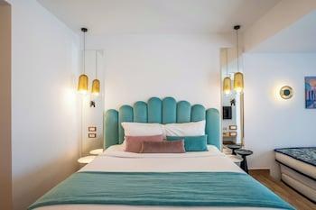 CRESANTO LUXURY SUITES photo 2