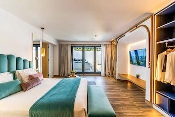 CRESANTO LUXURY SUITES photo 3