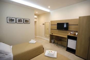 VICTORIA HOTEL B AND B