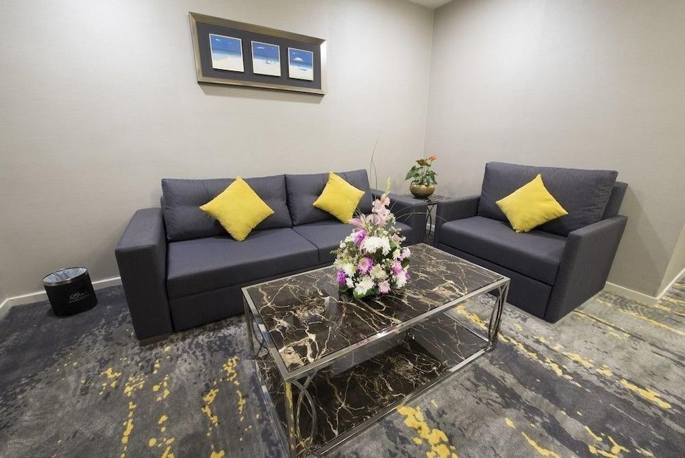 Bram Hotel Suites photo 2