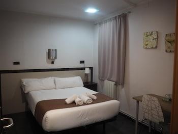 HOSTAL LEVANTE photo 3