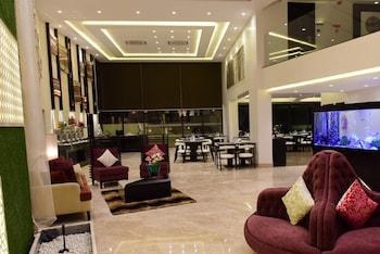 THE FLORA GRAND photo 1