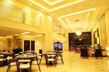 THE FLORA GRAND photo 4