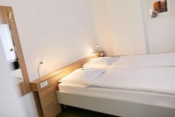 TOWNHOUSE DUSSELDORF photo 2