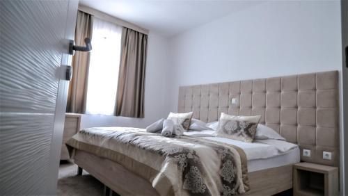 HOTEL CONSUL